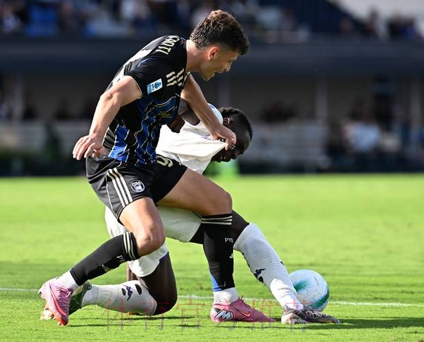 米兰平佛罗伦萨不败纪录延续,争冠形势愈发微妙! 米兰平佛罗伦萨不败纪录延续,争冠形势愈发微妙!